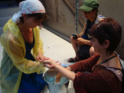 washing Suzon Fuk's hands