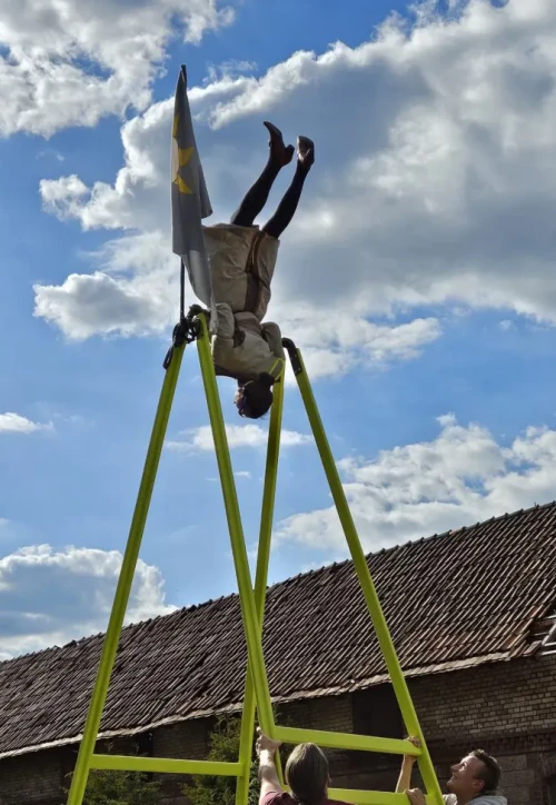 Jana Korb performing in 2025